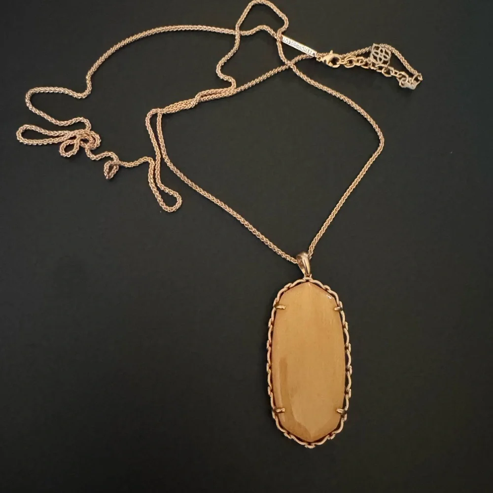 Kendra Scott Reid Macrame necklace blush wood - Picture 4 of 5